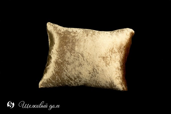 Золотисто-коричневая бархатная наволочка на подушку
